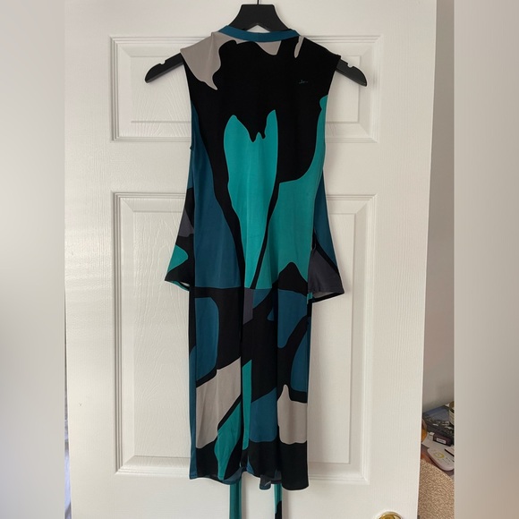 Issa size 2 cocktail dress - Picture 3 of 4